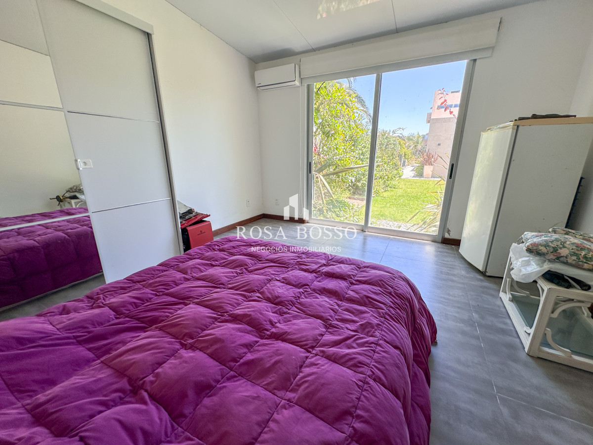 Apartamento ID.9593 - Casa Venta 4 dormitorios Laguna del Diario Punta del Este