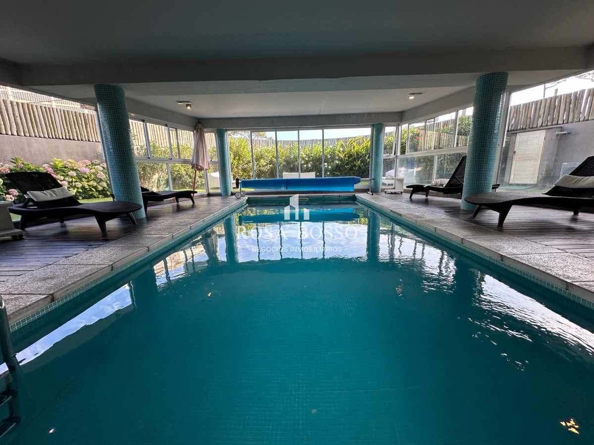 Apartamento ID.9193 - Apartamento en venta en primera linea Playa Mansa - parrillero