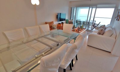 Torre de Categoría a metros del mar con amplios amenities.