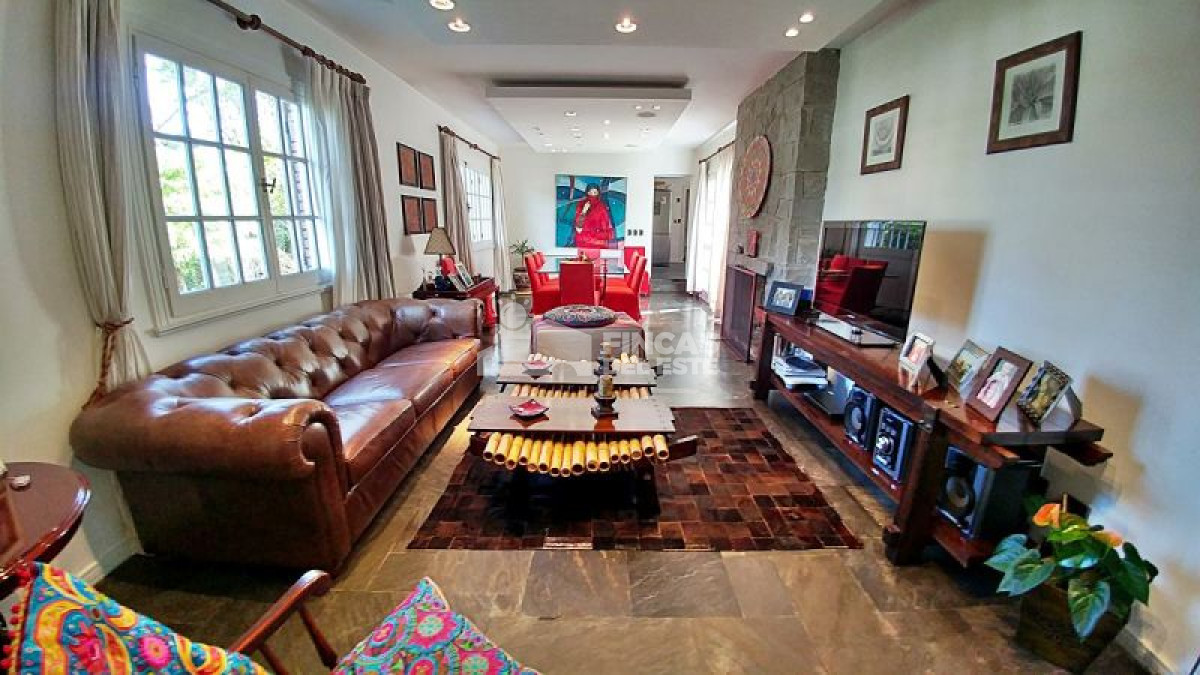 Casa ID.409/Casa-en-venta-Playa-Mansa-7-dormitorios- - Casa en venta Playa Mansa  7 dormitorios 