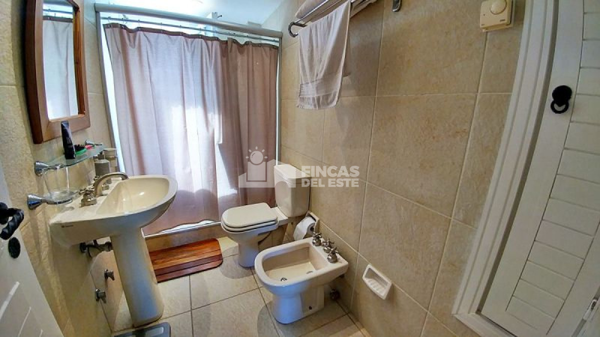 Casa ID.409/Casa-en-venta-Playa-Mansa-7-dormitorios- - Casa en venta Playa Mansa  7 dormitorios 