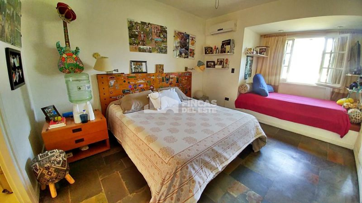 Casa ID.409/Casa-en-venta-Playa-Mansa-7-dormitorios- - Casa en venta Playa Mansa  7 dormitorios 