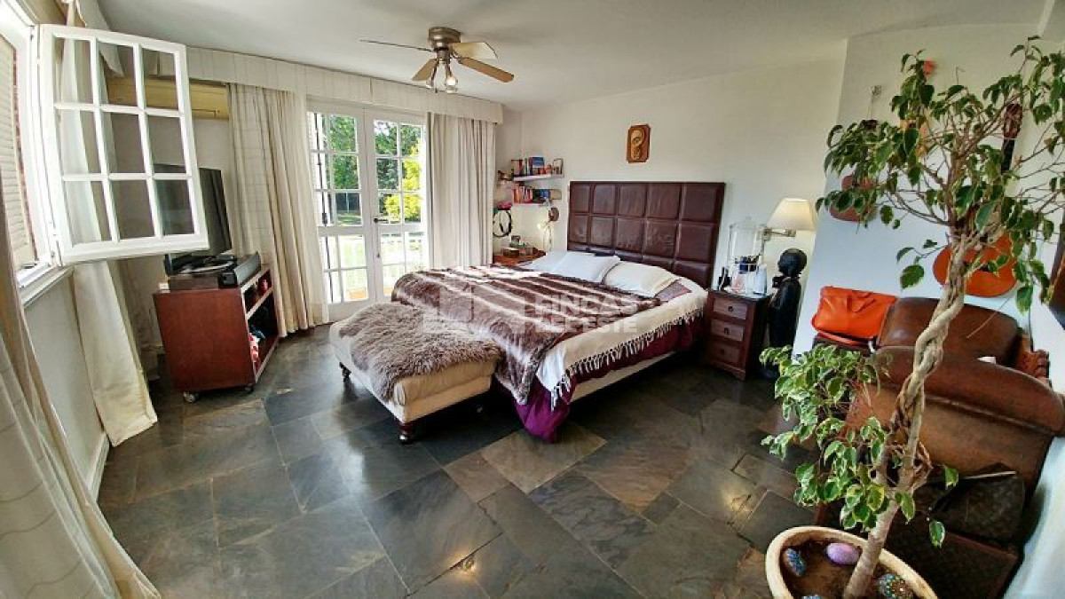 Casa ID.409/Casa-en-venta-Playa-Mansa-7-dormitorios- - Casa en venta Playa Mansa  7 dormitorios 