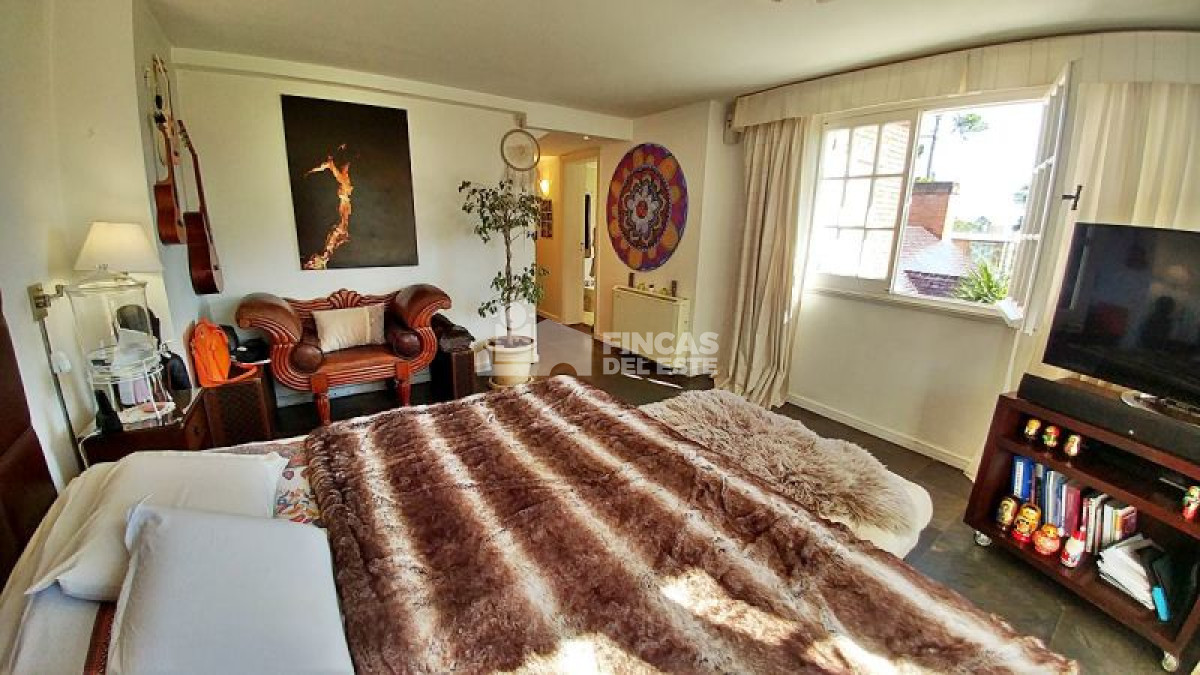 Casa ID.409/Casa-en-venta-Playa-Mansa-7-dormitorios- - Casa en venta Playa Mansa  7 dormitorios 