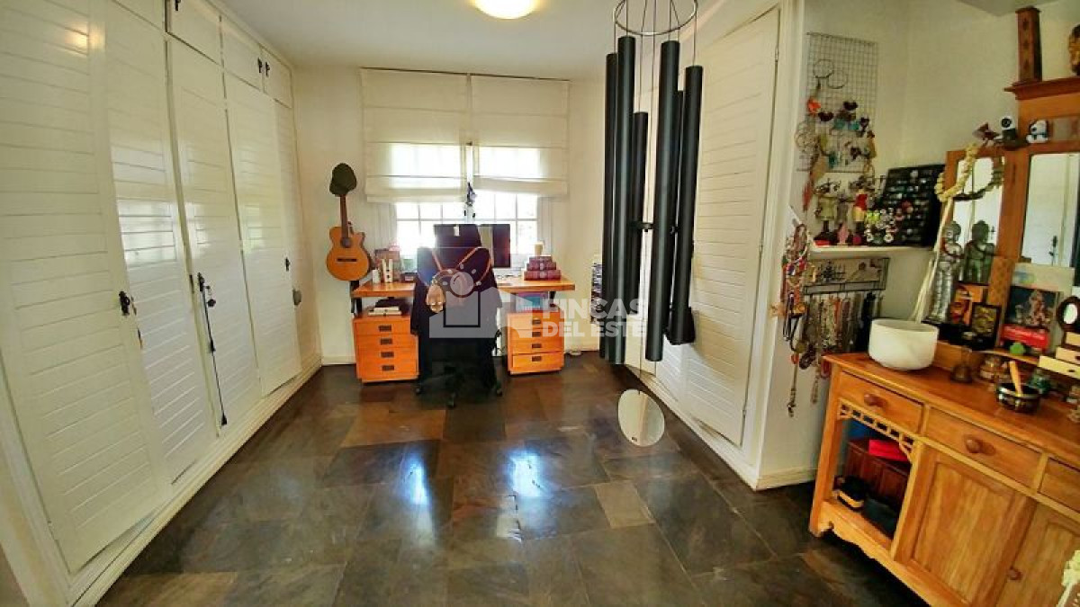 Casa ID.409/Casa-en-venta-Playa-Mansa-7-dormitorios- - Casa en venta Playa Mansa  7 dormitorios 