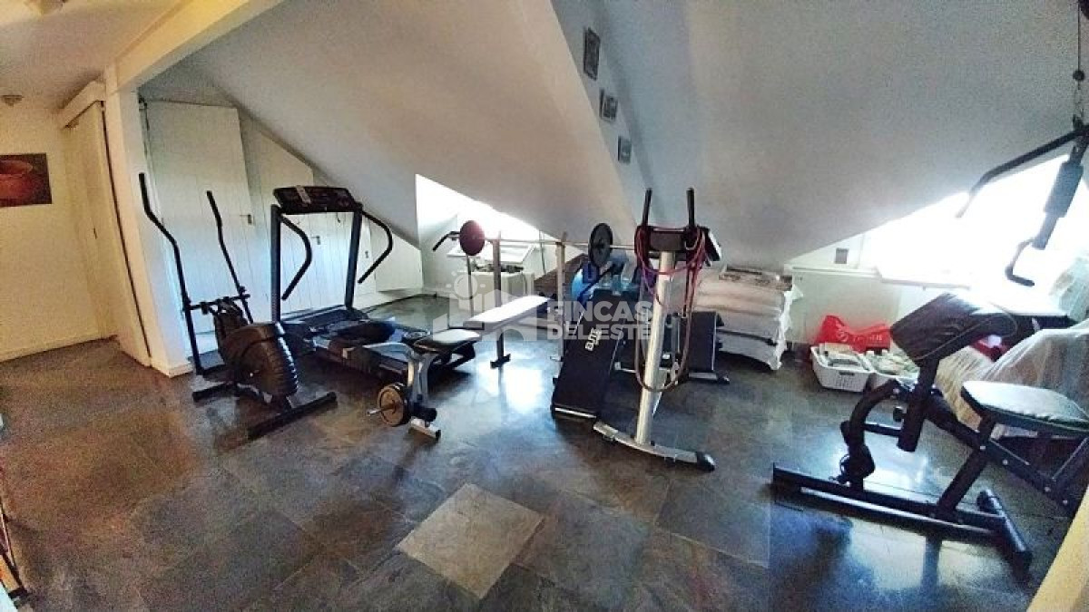 Casa ID.409/Casa-en-venta-Playa-Mansa-7-dormitorios- - Casa en venta Playa Mansa  7 dormitorios 