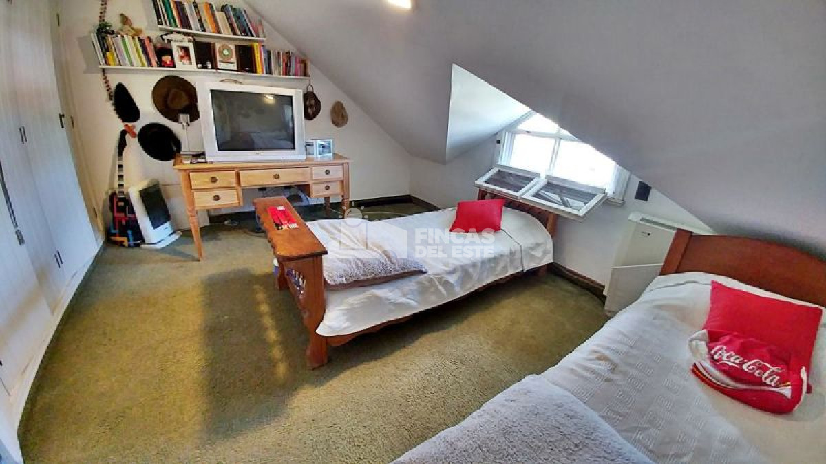 Casa ID.409/Casa-en-venta-Playa-Mansa-7-dormitorios- - Casa en venta Playa Mansa  7 dormitorios 