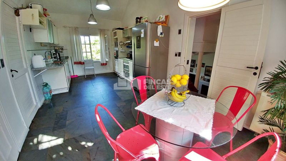 Casa ID.409/Casa-en-venta-Playa-Mansa-7-dormitorios- - Casa en venta Playa Mansa  7 dormitorios 