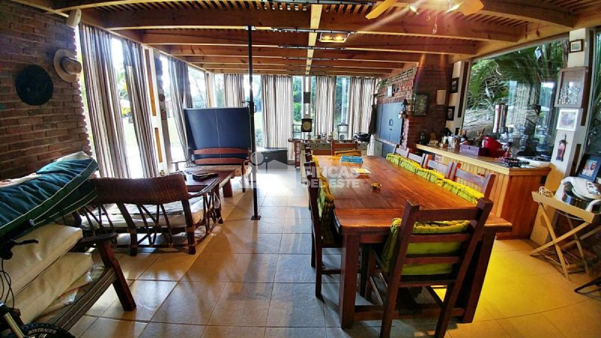 Casa ID.409/Casa-en-venta-Playa-Mansa-7-dormitorios- - Casa en venta Playa Mansa  7 dormitorios 