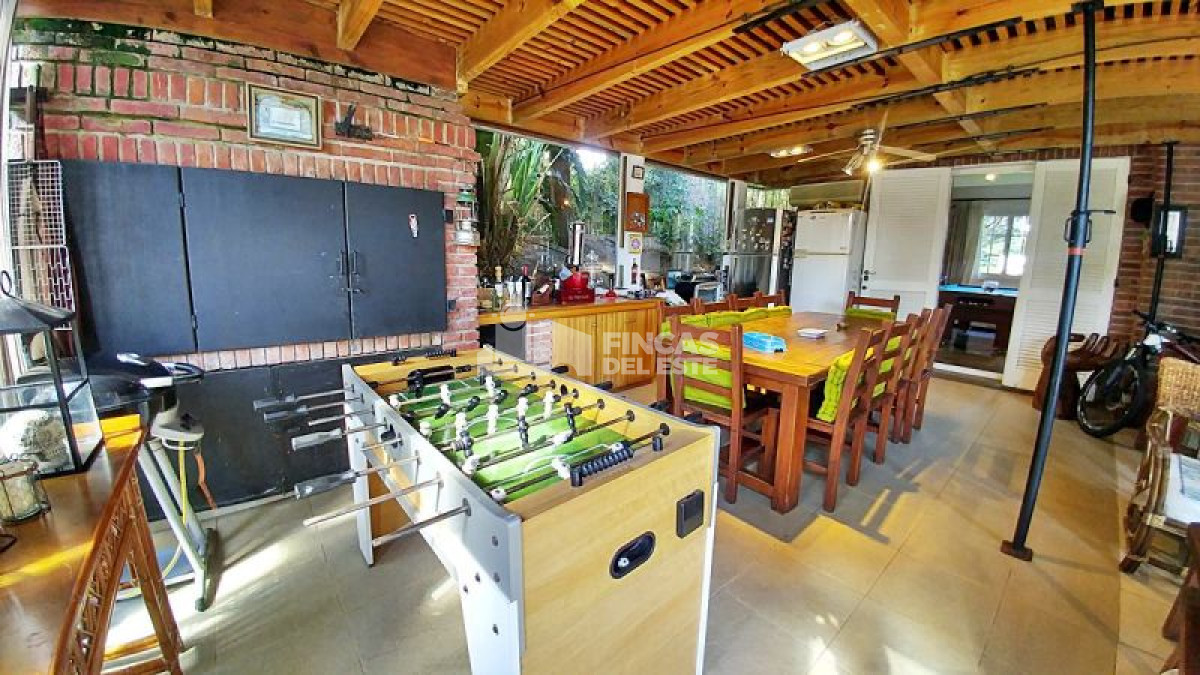 Casa ID.409/Casa-en-venta-Playa-Mansa-7-dormitorios- - Casa en venta Playa Mansa  7 dormitorios 