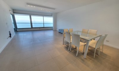 Departamento en venta de 2 dormitorios en Le Parc, Punta del Este.