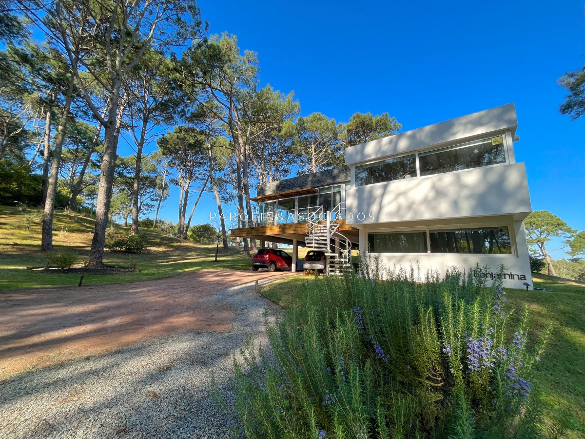 casa en venta de 3 dormitorios en club del lago, punta del este. - jpa7002c