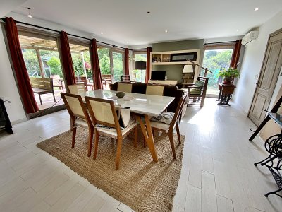Casa en venta con 4 dormitorios y piscina en Punta del Este