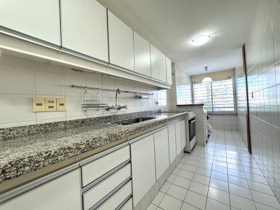 Apartamento ID.2888 - venta Av. chiverta aidy grill edificio tradicional 