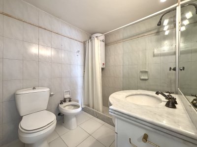 Apartamento ID.2888 - venta Av. chiverta aidy grill edificio tradicional 
