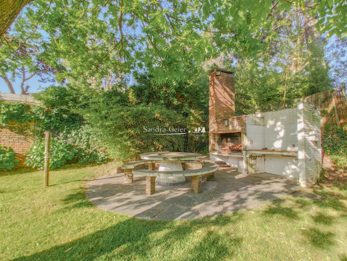 Casa ID.1310 - Casa en venta Playa Mansa 3 dormitorios