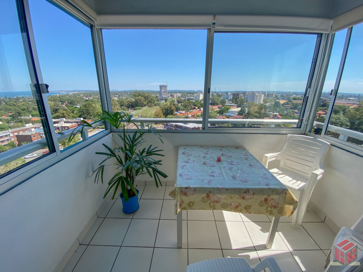 Apartamento ID.8611 - Apartamento de 2 dormitorios en venta, Punta del Este