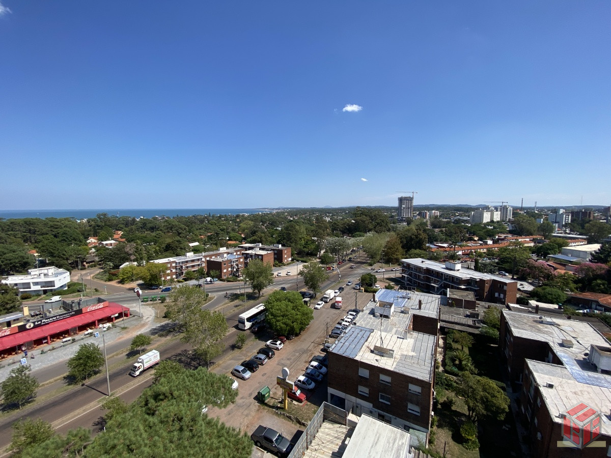 Apartamento ID.8611 - Apartamento de 2 dormitorios en venta, Punta del Este