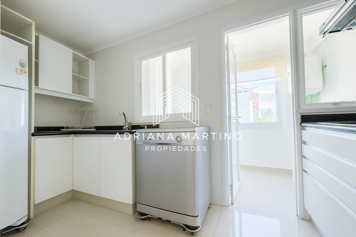 Apartamento ID.71595 - 3 dormitorios a 100 metros del mar – Playa Brava – U$S 299.000