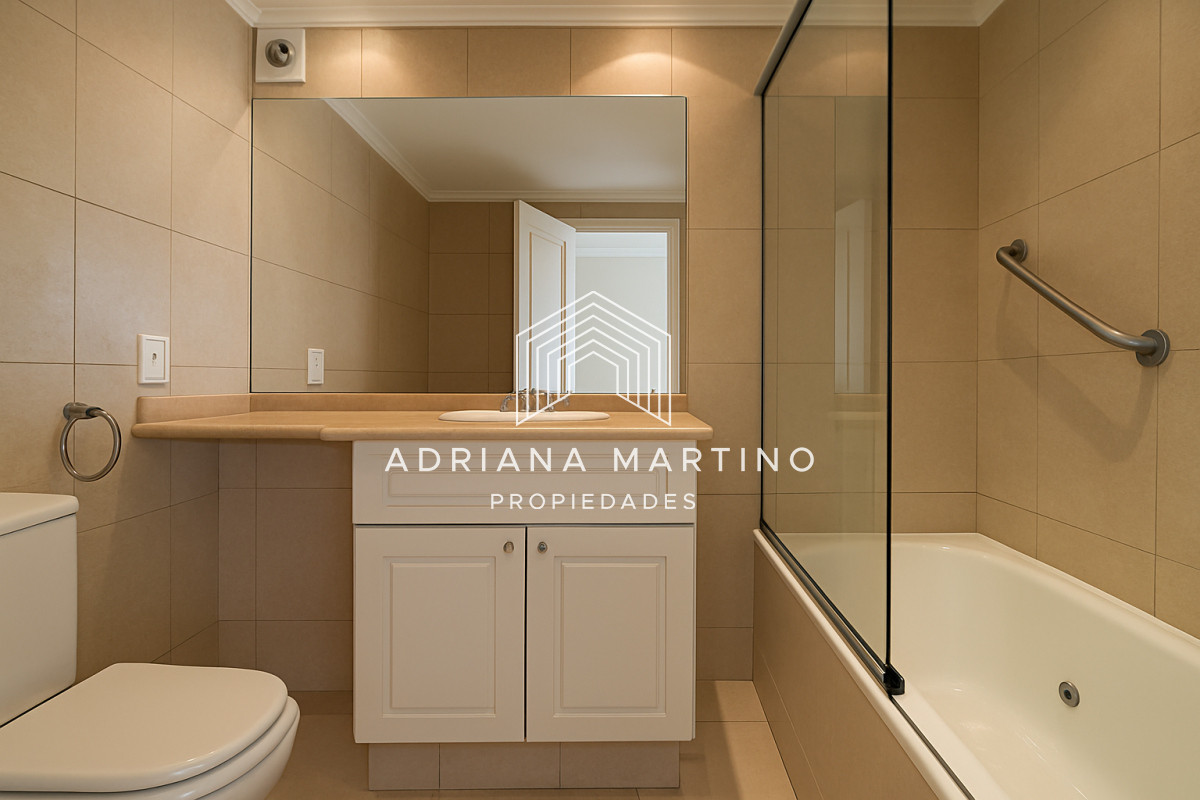 Apartamento ID.71595 - 3 dormitorios a 100 metros del mar – Playa Brava – U$S 299.000