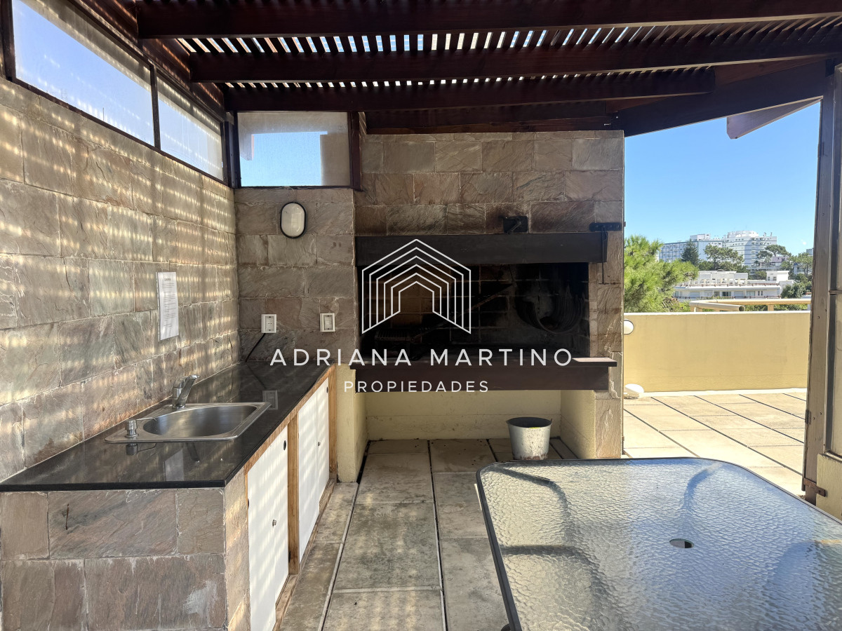 Apartamento ID.71595 - 3 dormitorios a 100 metros del mar – Playa Brava – U$S 299.000