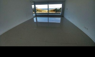 Apartamento frente al mar, 3 dormitorios más dependencia