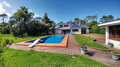 Casa en venta Playa Mansa 5 dormitorios