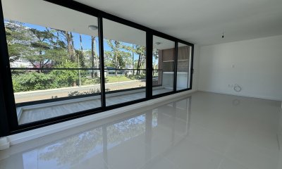 Apartamento en venta en Playa Mansa, 3 dormitorios, Punta del Este