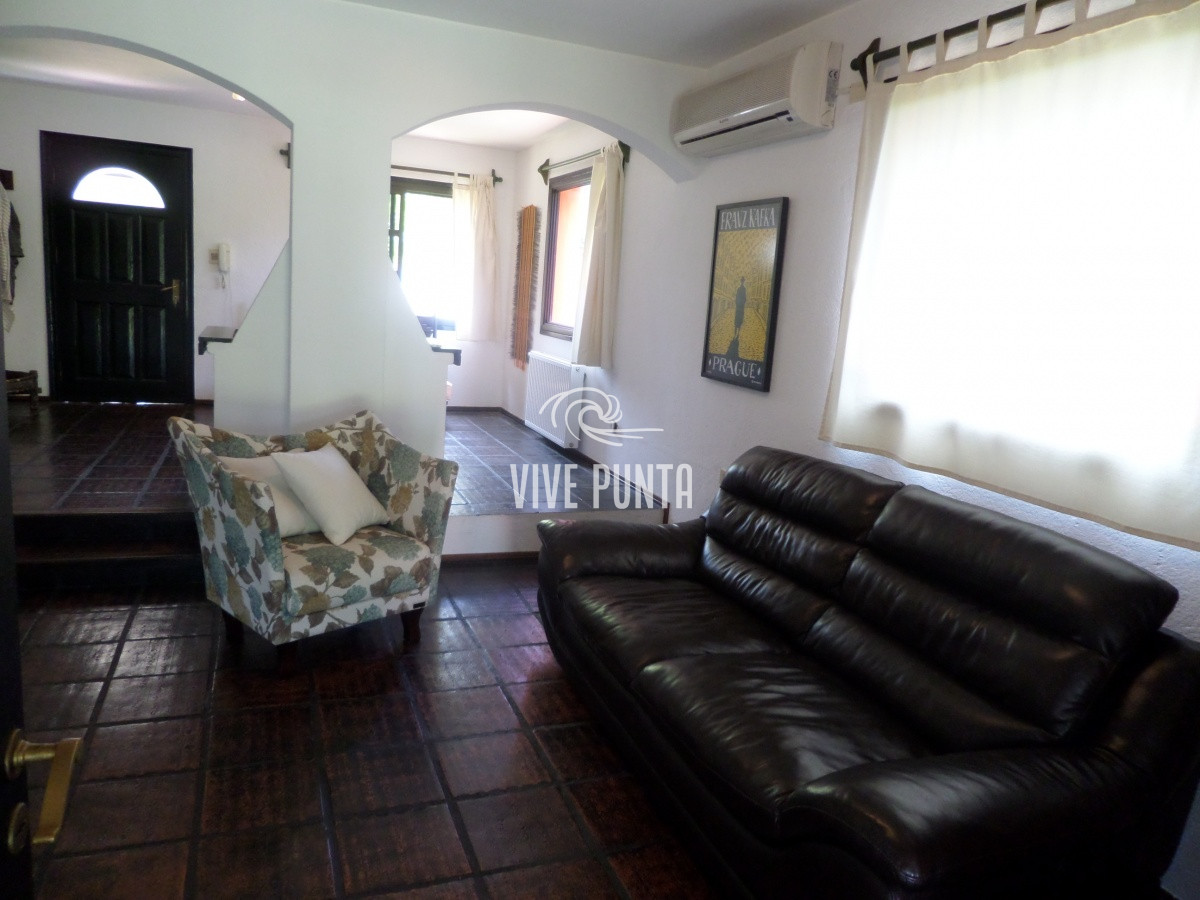 Casa ID.268 - Casa nueva al mercado! 