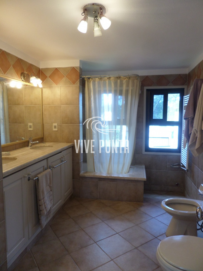 Casa ID.268 - Casa nueva al mercado! 