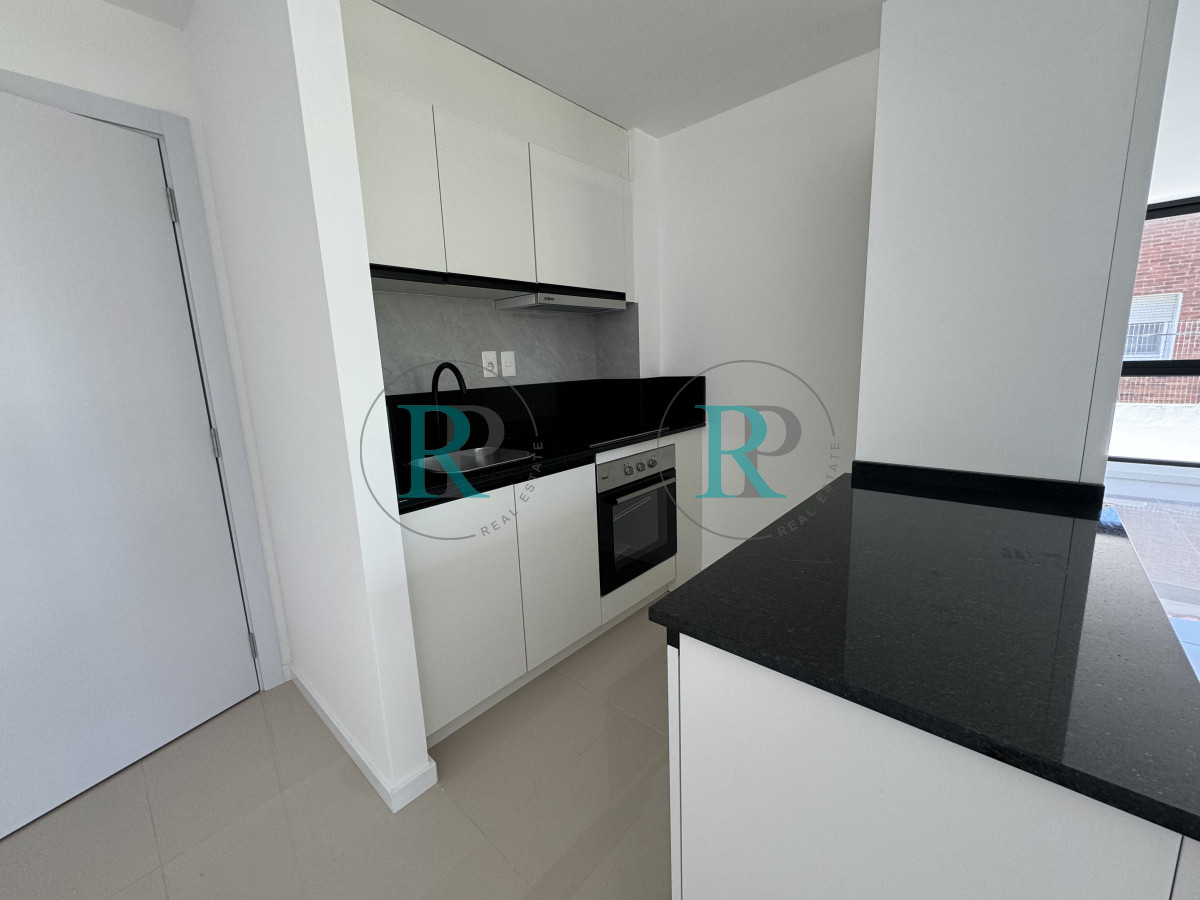 Apartamento ID.2056 - Apartamento en venta en Playa Mansa, 3 dormitorios, Punta del Este