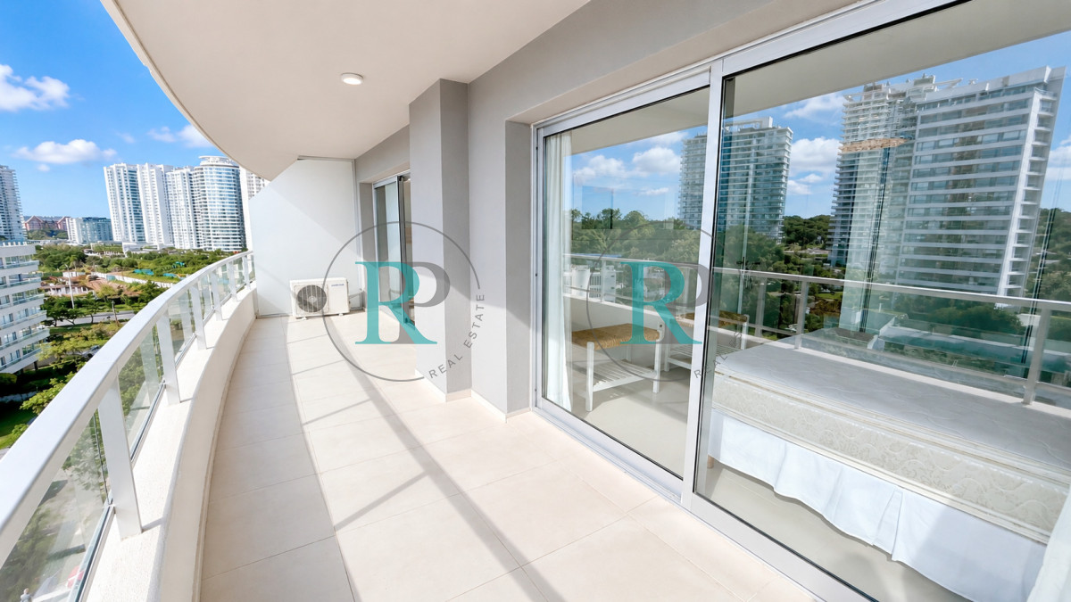 Apartamento ID.2794 - Apartamento de un dormitorio, con gran terraza, en venta en Punta del Este