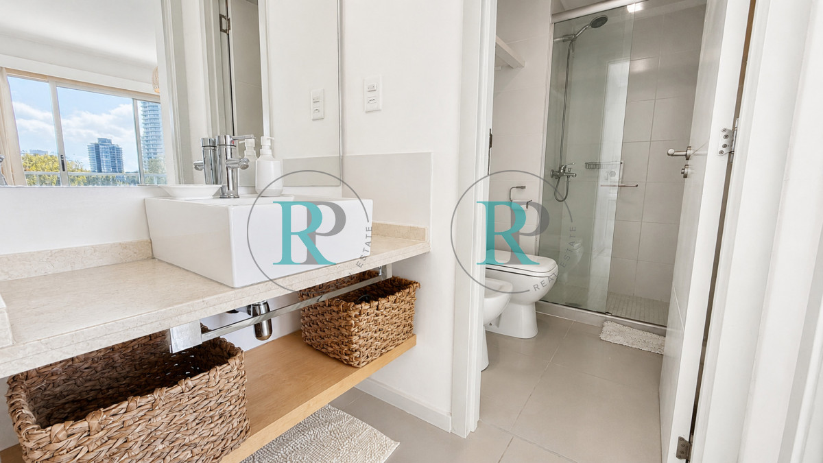 Apartamento ID.2794 - Apartamento de un dormitorio, con gran terraza, en venta en Punta del Este