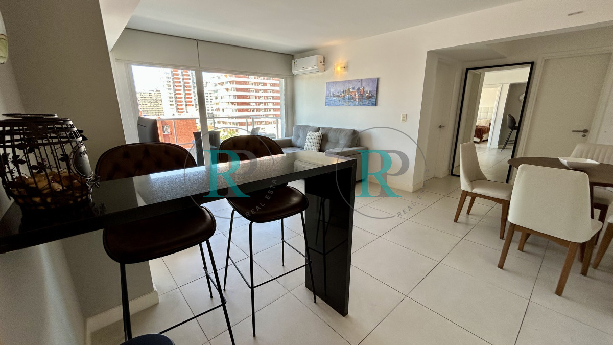 Apartamento ID.2125 - Apartamento de dos dormitorios a metros de playa brava y mansa en Punta del Este