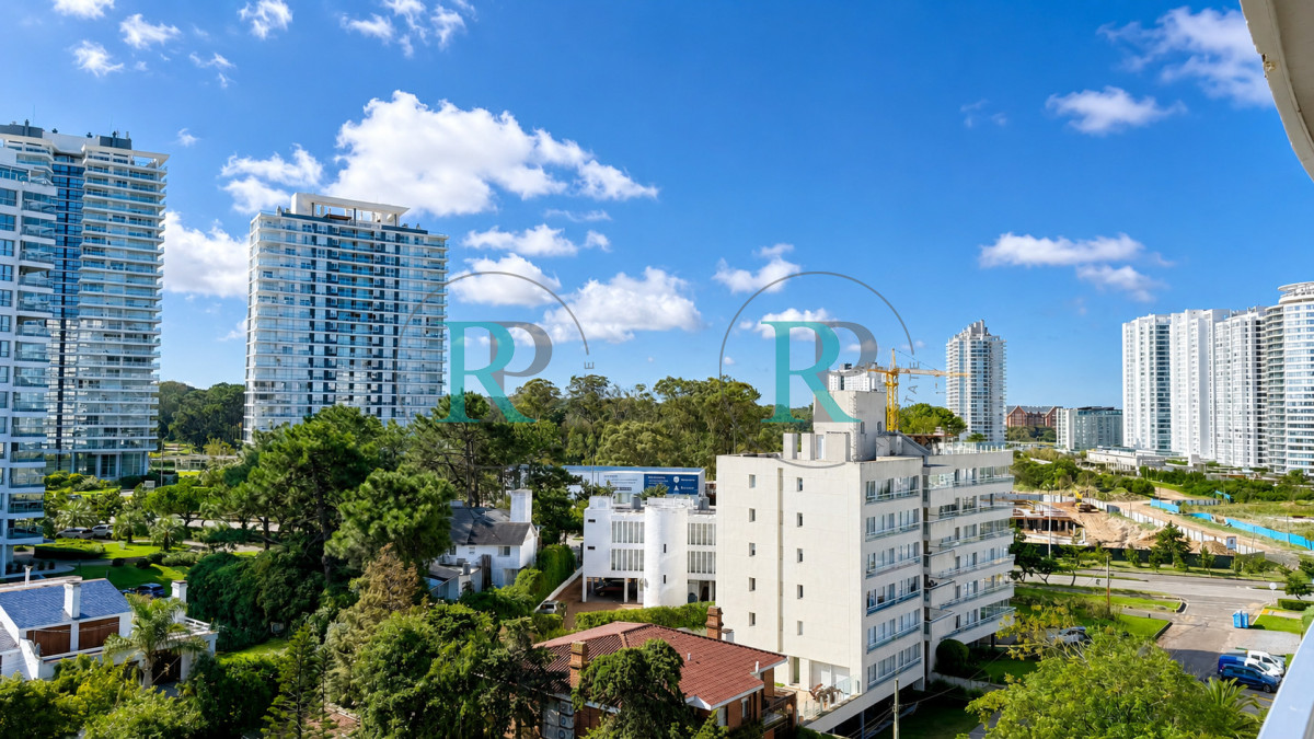Apartamento ID.2794 - Apartamento de un dormitorio, con gran terraza, en venta en Punta del Este