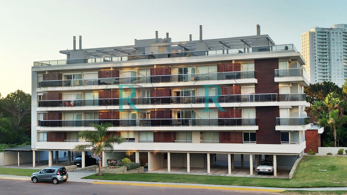 Apartamento ID.2128 - Apartamento de  1 dormitorio en venta  Punta del Este  