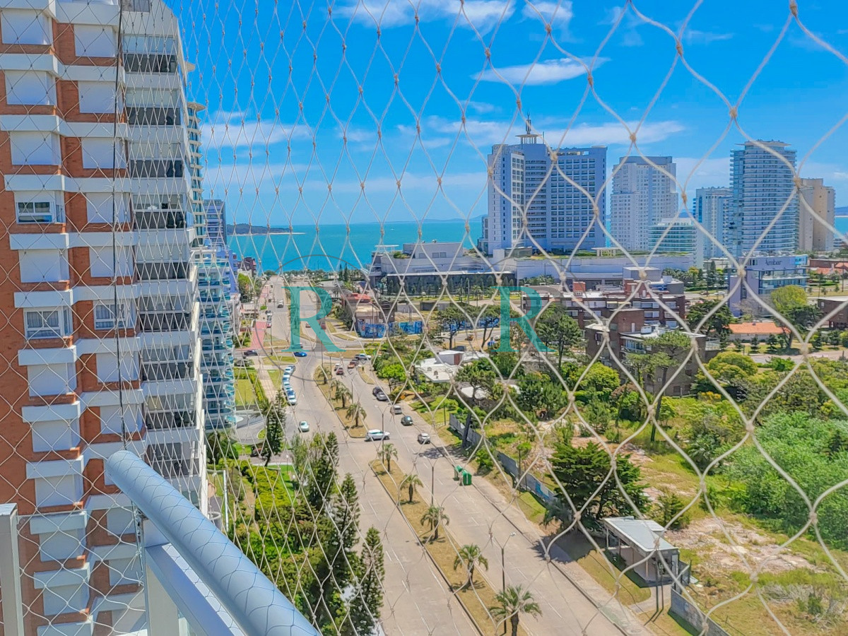 Apartamento ID.1940 - Apartamento de 3 dormitorios en venta Punta del Este