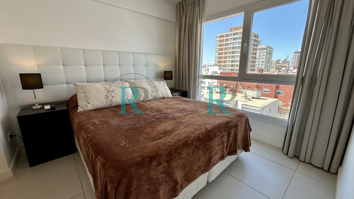 Apartamento ID.2125 - Apartamento de dos dormitorios a metros de playa brava y mansa en Punta del Este