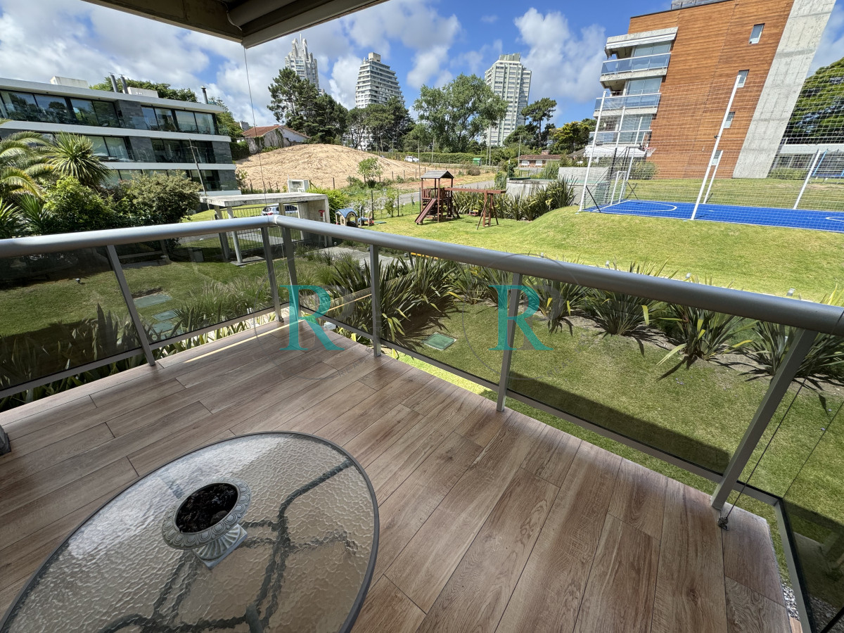 Apartamento ID.2409 - Playa Mansa apartamento 2 dormitorios 2 baños 