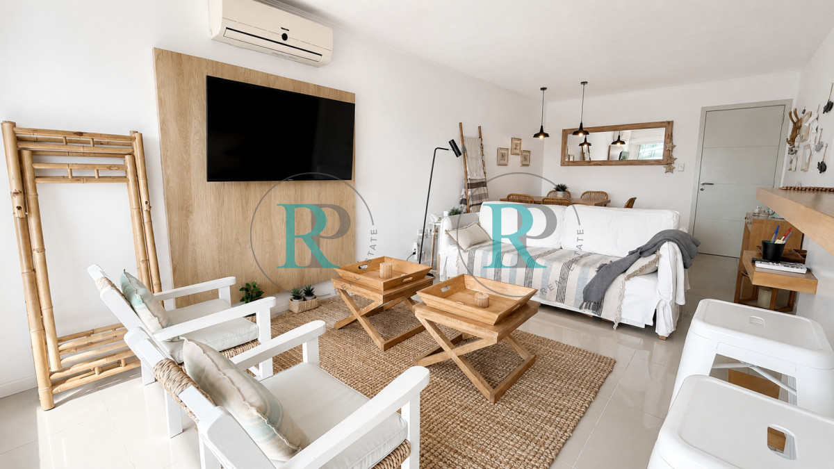 Apartamento ID.2794 - Apartamento de un dormitorio, con gran terraza, en venta en Punta del Este