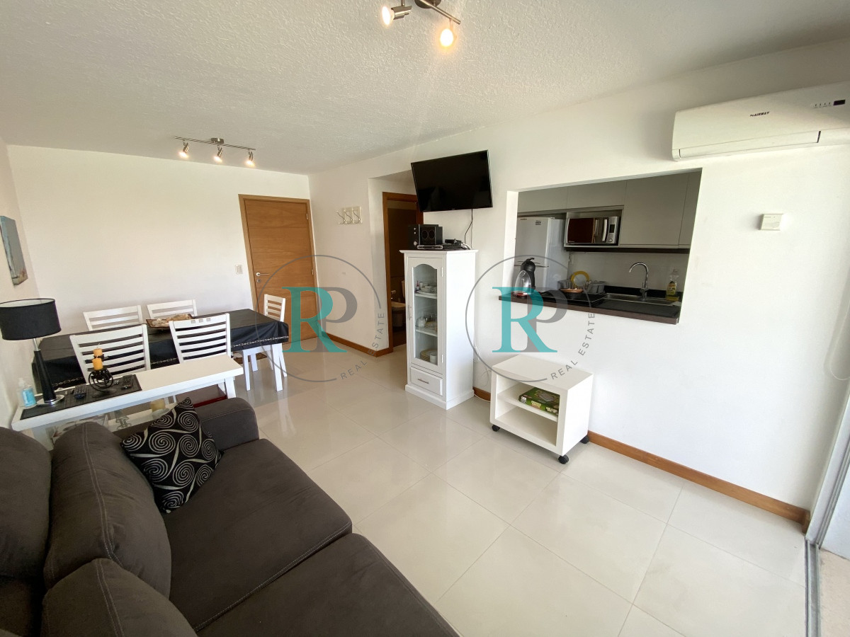Apartamento ID.2128 - Apartamento de  1 dormitorio en venta  Punta del Este  