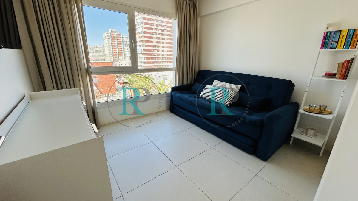 Apartamento ID.2125 - Apartamento de dos dormitorios a metros de playa brava y mansa en Punta del Este