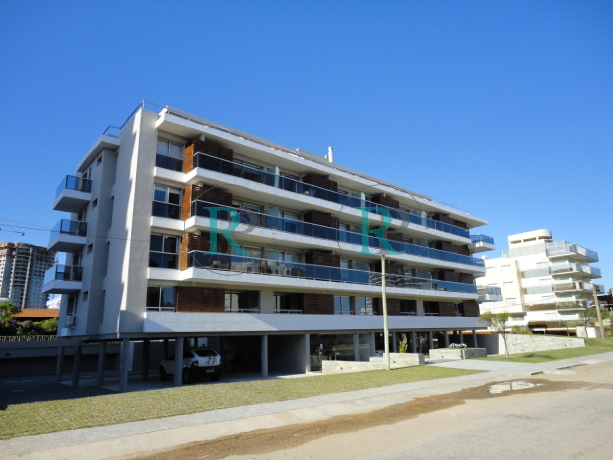 Apartamento ID.2128 - Apartamento de  1 dormitorio en venta  Punta del Este  