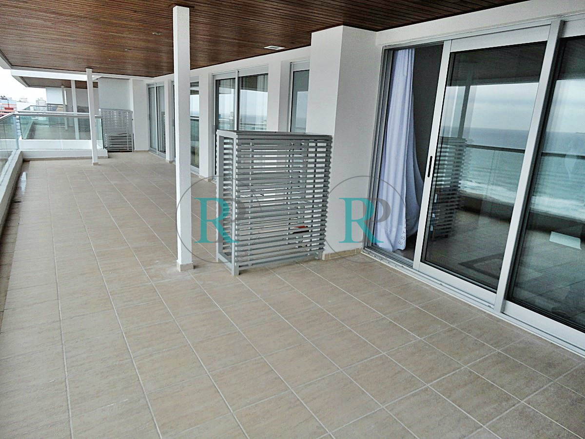 Apartamento ID.2284 - Punta del Este, 3 dormitorios con vista directa al mar