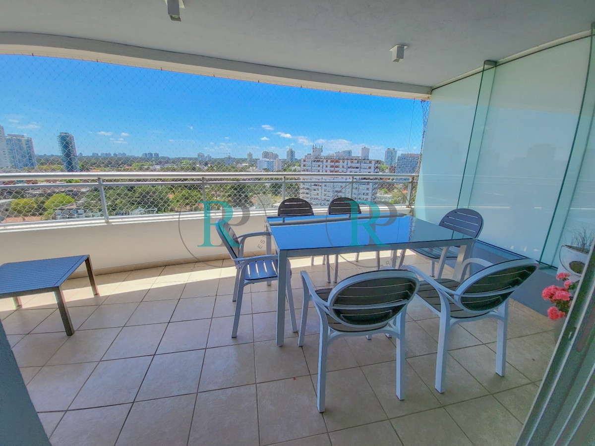 Apartamento ID.1940 - Apartamento de 3 dormitorios en venta Punta del Este