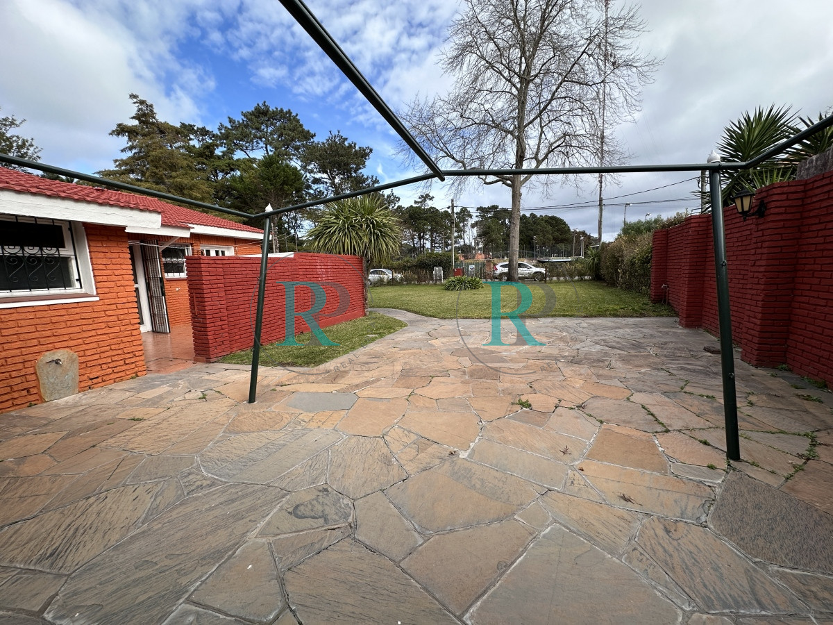 Casa ID.263 - Punta del Este casa en venta de 3 dormitorios en Barrio Cantegril