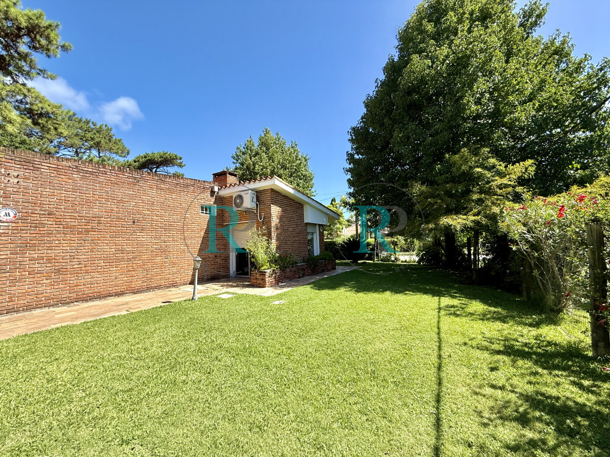 Casa ID.2350 - Casa en venta en Av Córdoba 