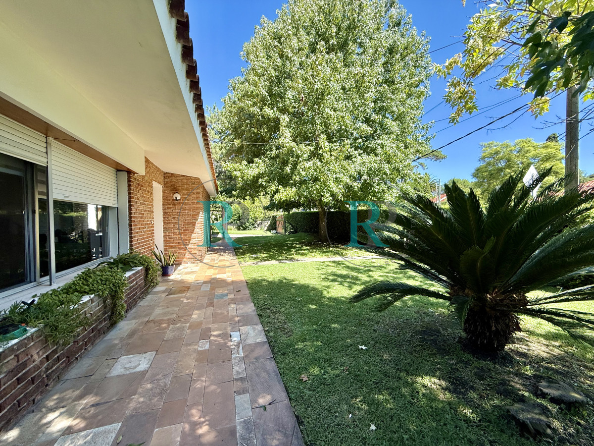Casa ID.2350 - Casa en venta en Av Córdoba 