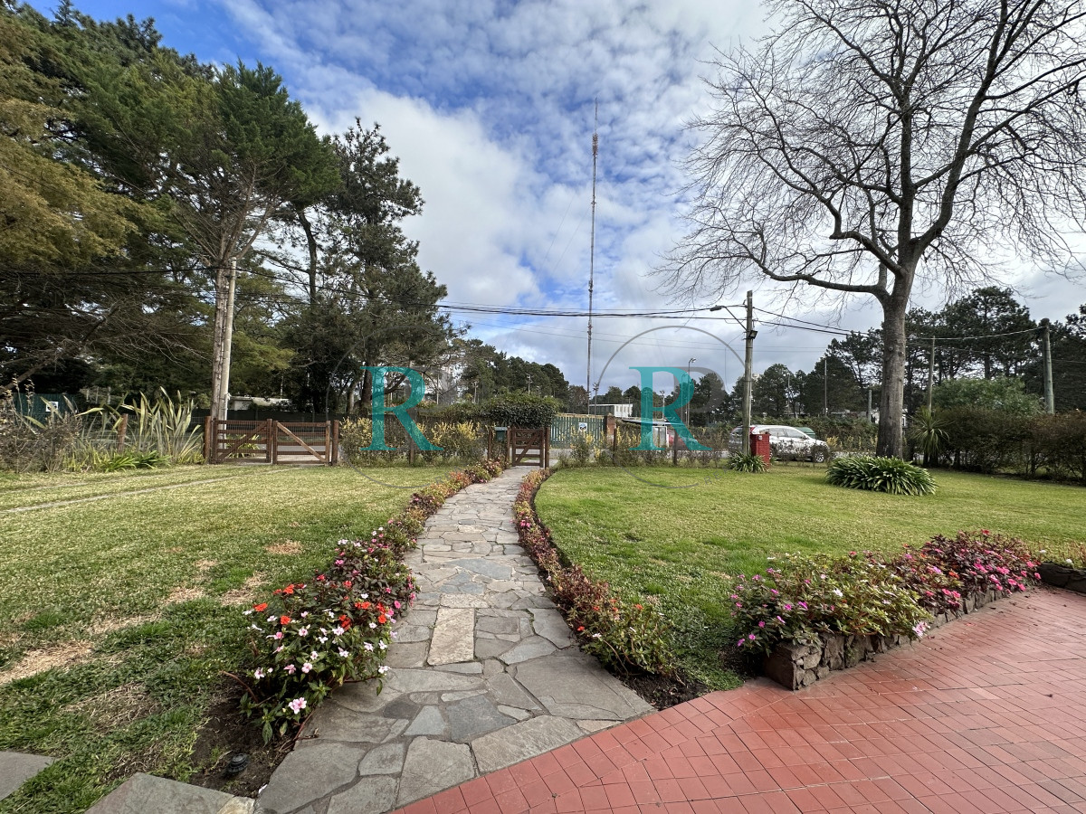 Casa ID.263 - Punta del Este casa en venta de 3 dormitorios en Barrio Cantegril