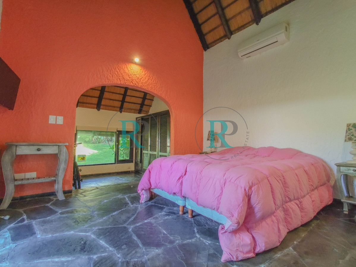Casa ID.2433 - Casa en venta Playa Mansa 3 dormitorios